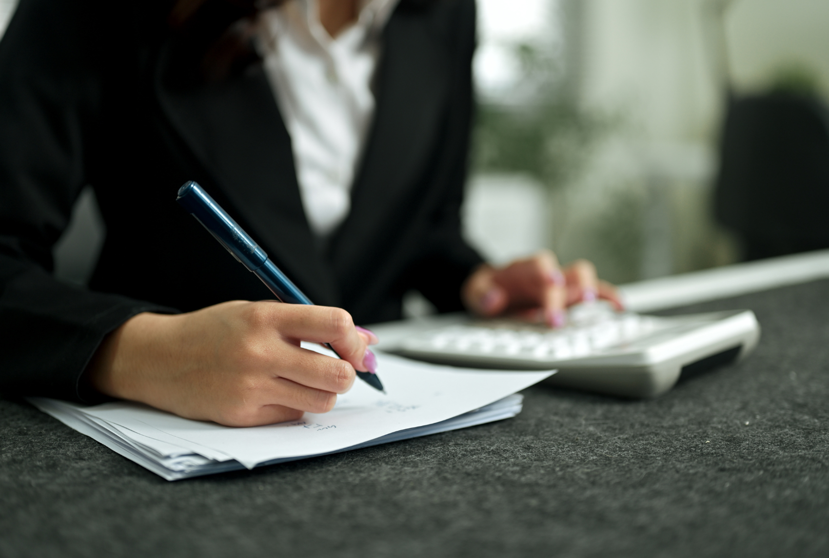 Aliquote IRPEF 2026: riduzione al 33% del secondo scaglione e benefici per il ceto medio